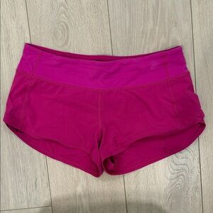 Lululemon Women's 2.5 speed up Athletic Shorts size 6